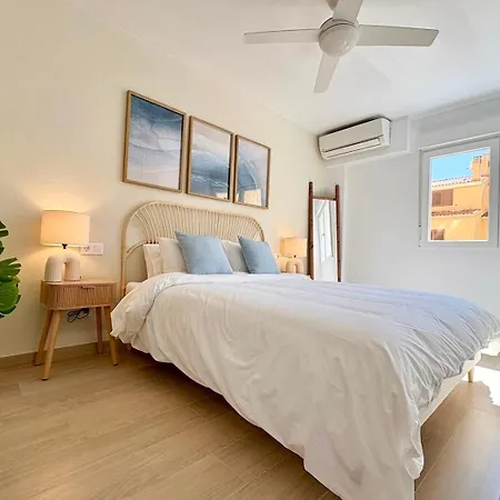Sunshine Hosting, Playa 1min, Gran Terraza Apartment *