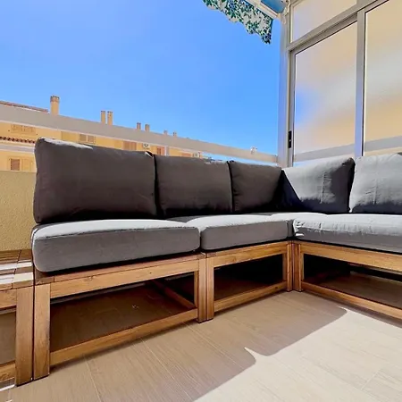 Sunshine Hosting, Playa 1min, Gran Terraza Apartment