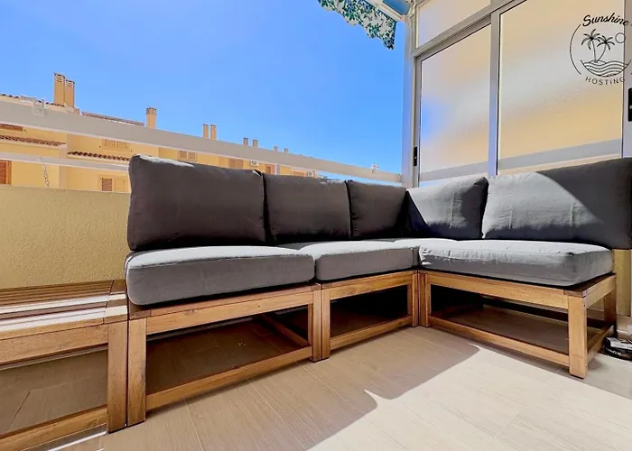 Sunshine Hosting, Playa 1min, Gran Terraza Apartment